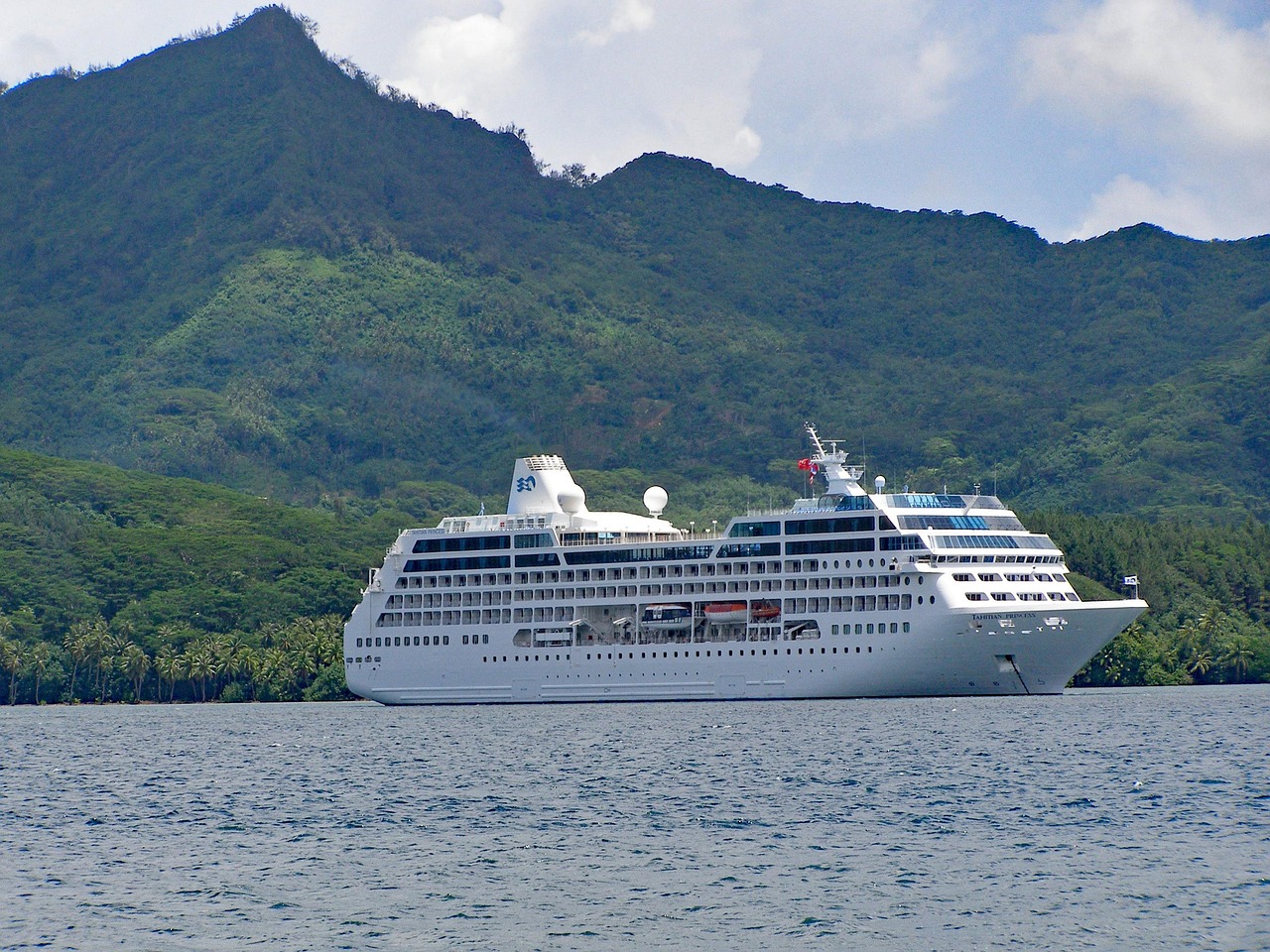 luxury vacation French Polynesia