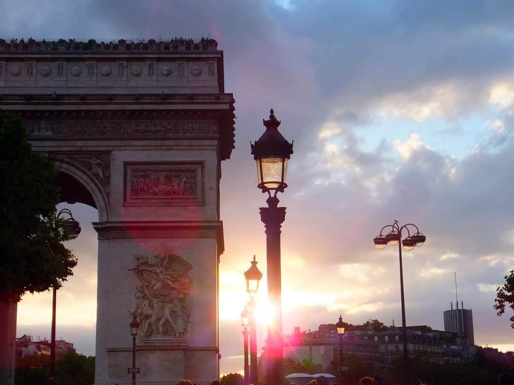 travel luxury to Paris