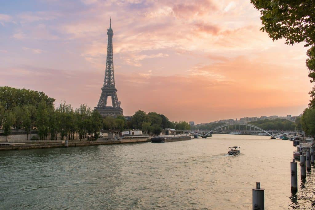 private trip at the Seine in Paris
