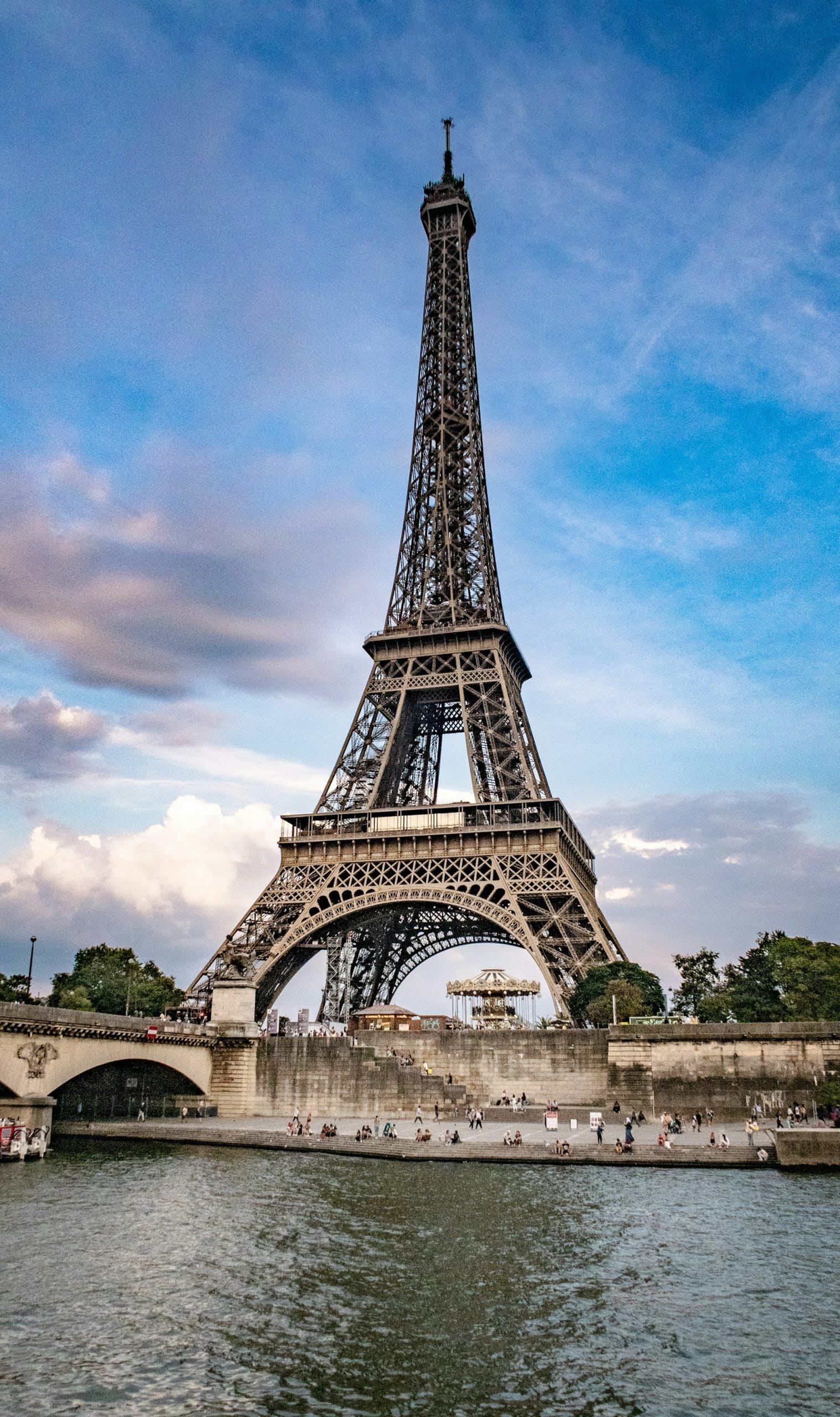 vip entrance eiffel tower in paris