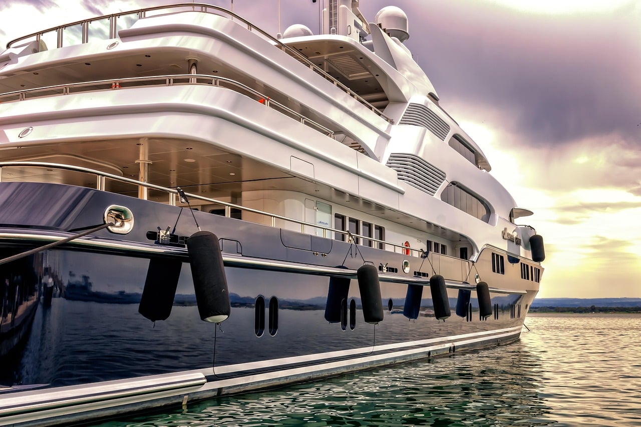 rent a yacht