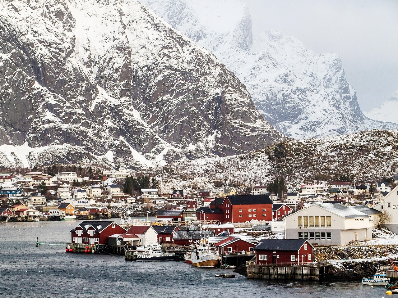 lofoten travel in winter